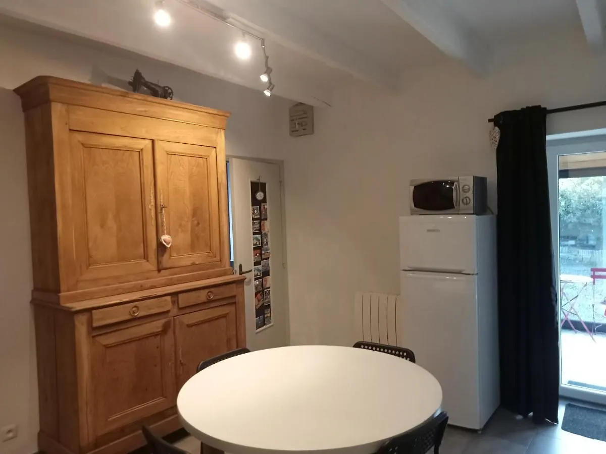 Maison Bretonne,Gite De Keranglaz Ploubezre 0*,  France